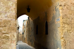 mdina_arch_street